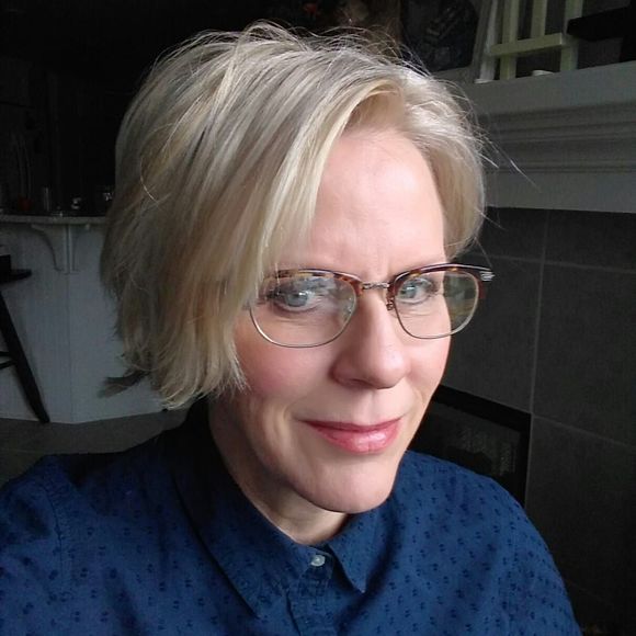 Meet your Posher, Lisa - Picture 1 of 1